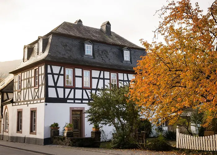 In Mit Kleinem Garten By Interhome *